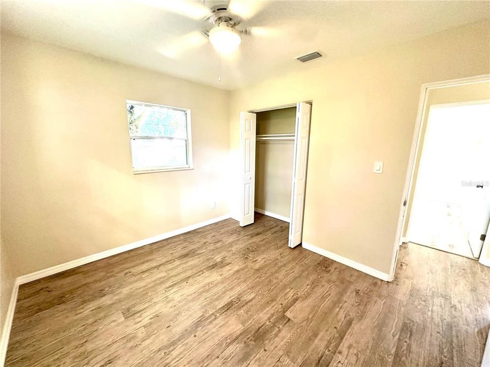 For Rent: $2,100 (3 beds, 1 baths, 972 Square Feet)