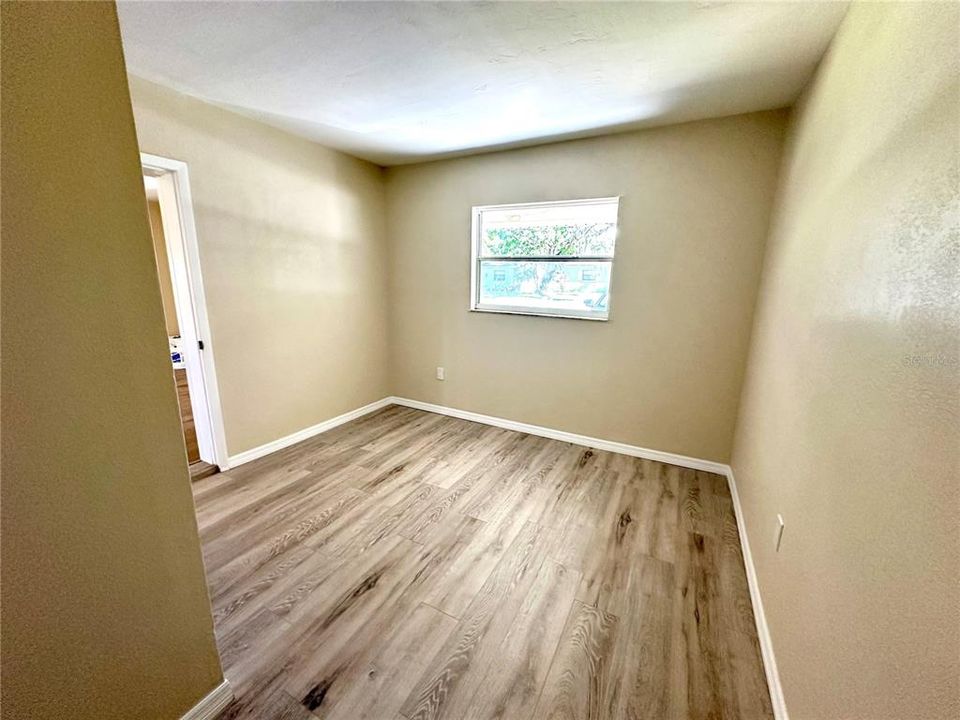 For Rent: $2,100 (3 beds, 1 baths, 972 Square Feet)