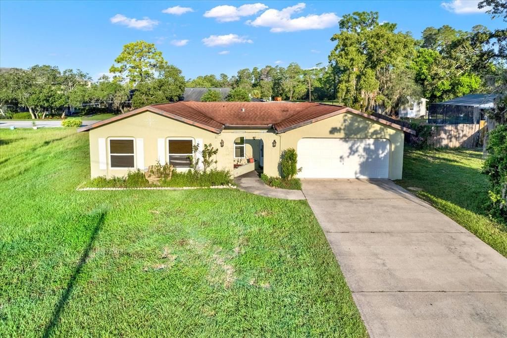 Active With Contract: $249,000 (2 beds, 2 baths, 1296 Square Feet)