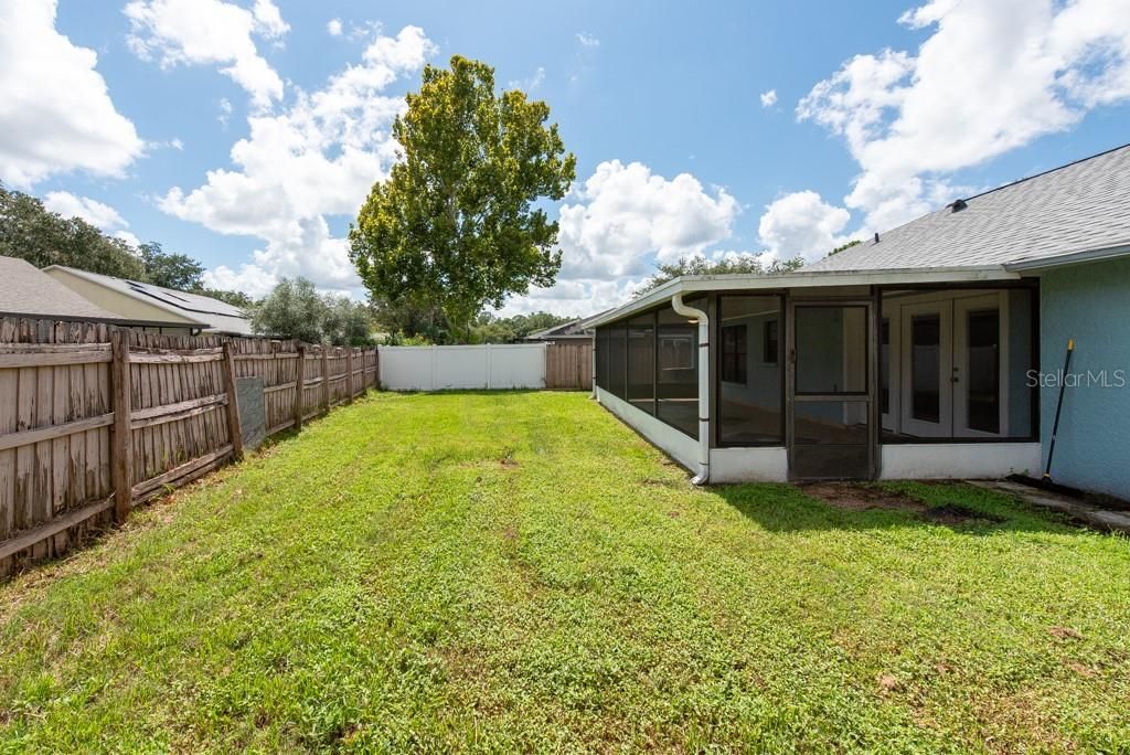 For Sale: $400,000 (4 beds, 2 baths, 1733 Square Feet)