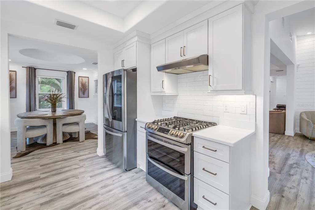 Active With Contract: $850,000 (2 beds, 2 baths, 1482 Square Feet)