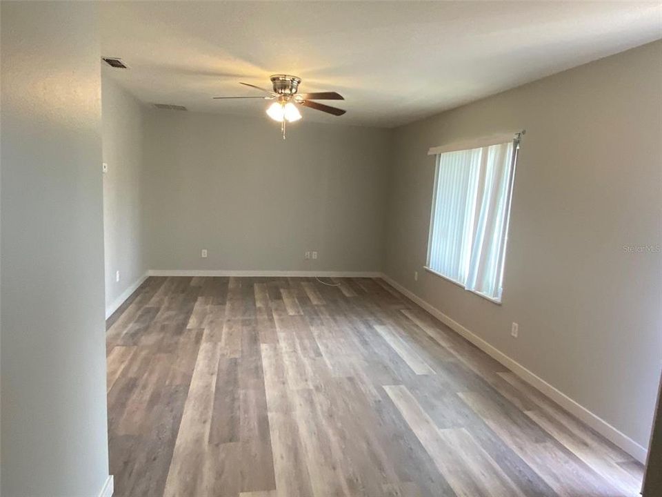 For Rent: $1,550 (3 beds, 2 baths, 1100 Square Feet)