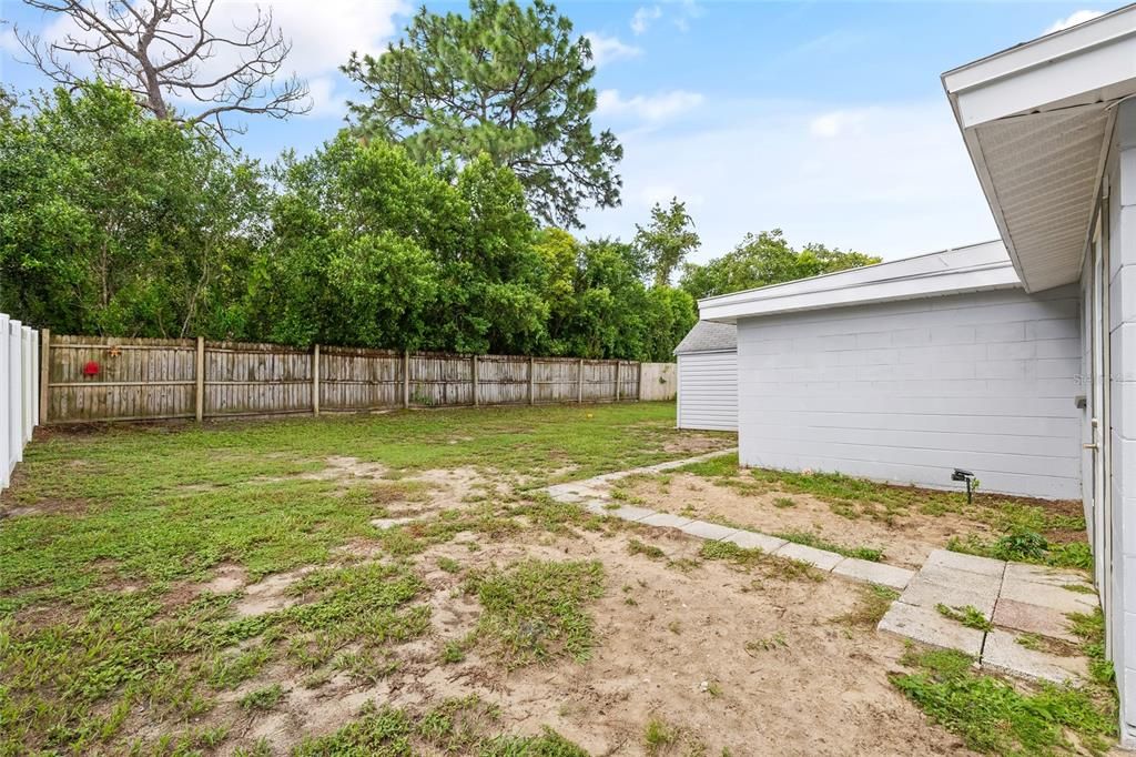 For Sale: $265,000 (3 beds, 2 baths, 1144 Square Feet)