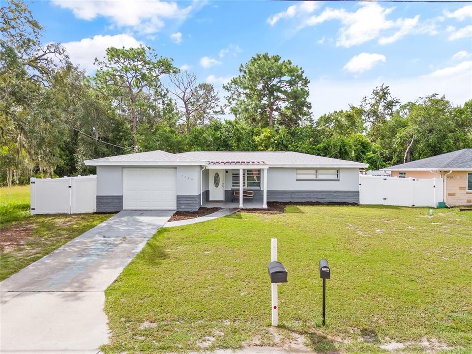 For Sale: $265,000 (3 beds, 2 baths, 1144 Square Feet)