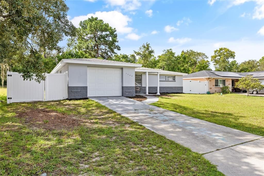 For Sale: $265,000 (3 beds, 2 baths, 1144 Square Feet)