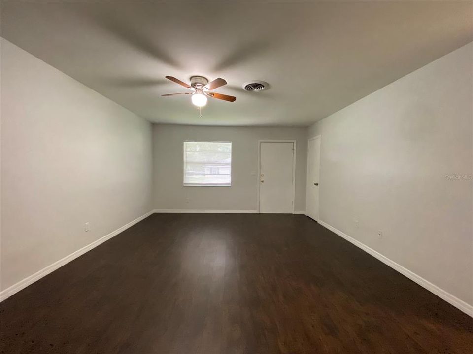 For Rent: $1,395 (2 beds, 1 baths, 952 Square Feet)