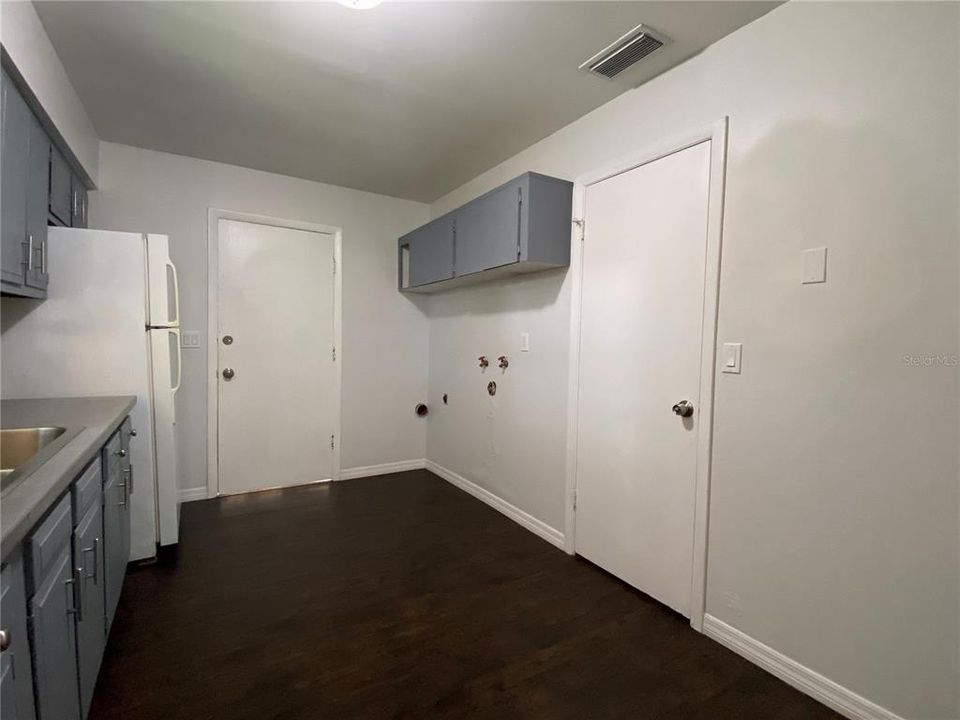 For Rent: $1,395 (2 beds, 1 baths, 952 Square Feet)