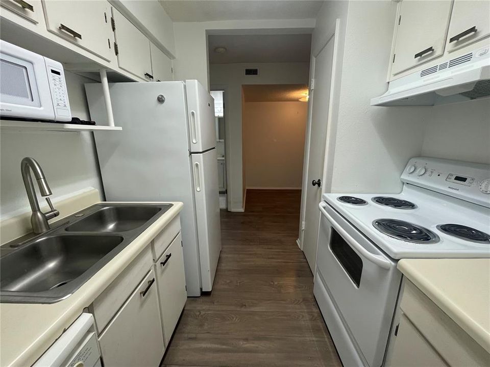 For Rent: $1,217 (1 beds, 1 baths, 666 Square Feet)