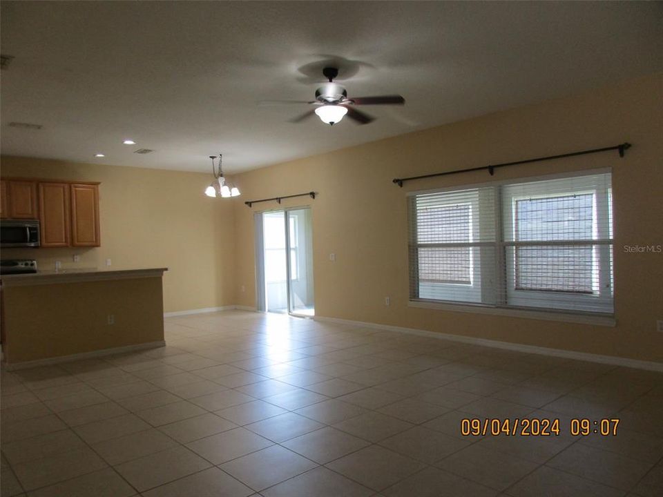 For Rent: $2,350 (3 beds, 2 baths, 1813 Square Feet)