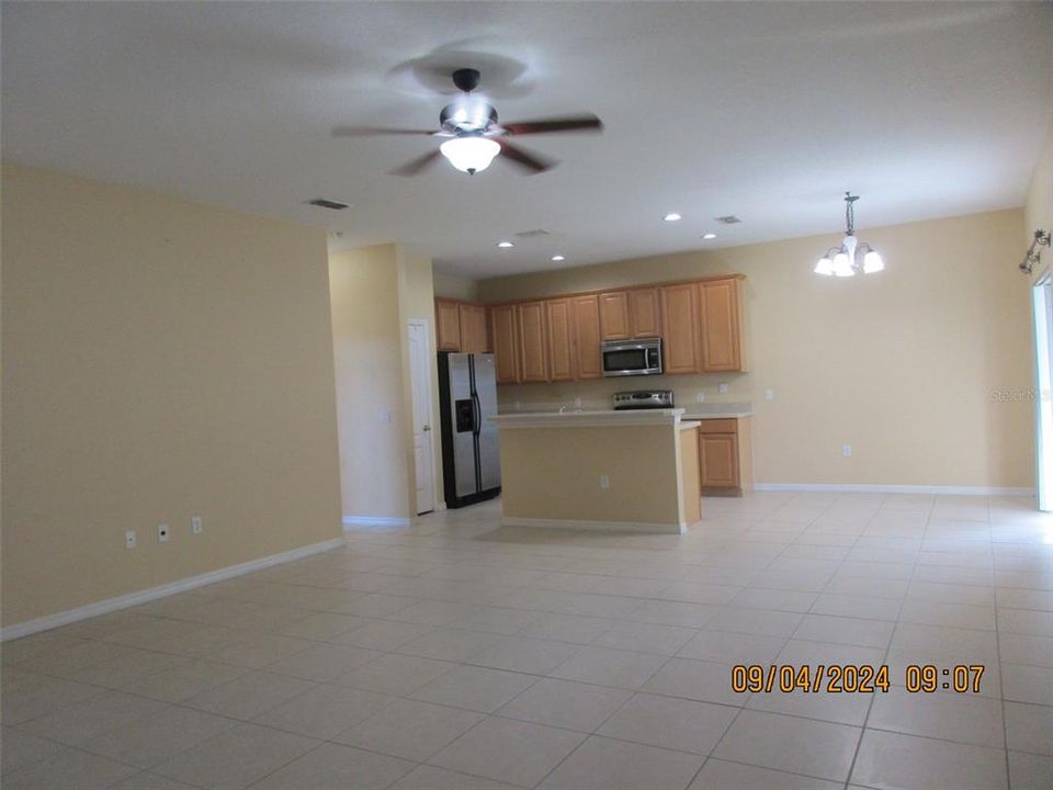 For Rent: $2,350 (3 beds, 2 baths, 1813 Square Feet)