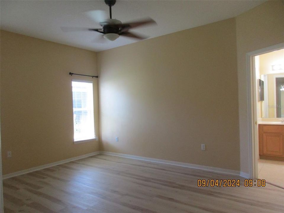 For Rent: $2,350 (3 beds, 2 baths, 1813 Square Feet)