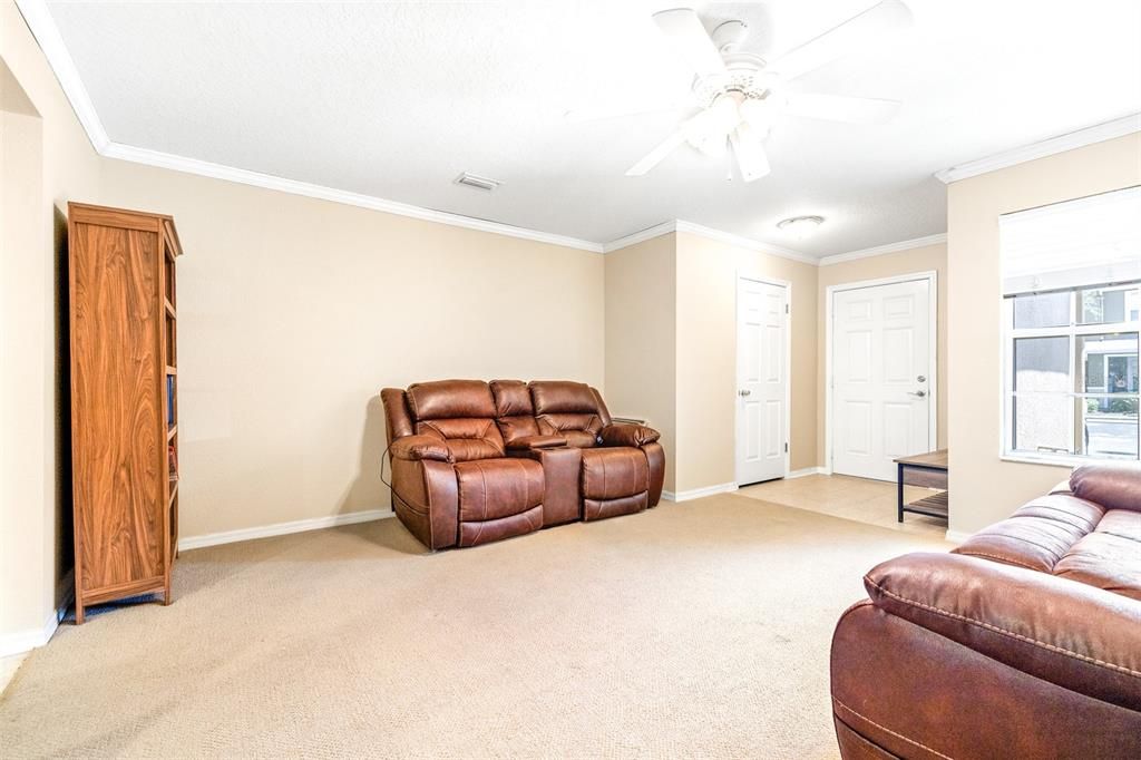 For Sale: $279,900 (2 beds, 2 baths, 1252 Square Feet)