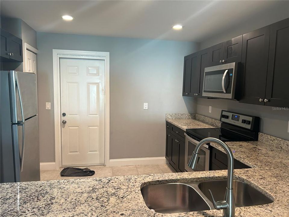 Active With Contract: $1,600 (3 beds, 2 baths, 1263 Square Feet)