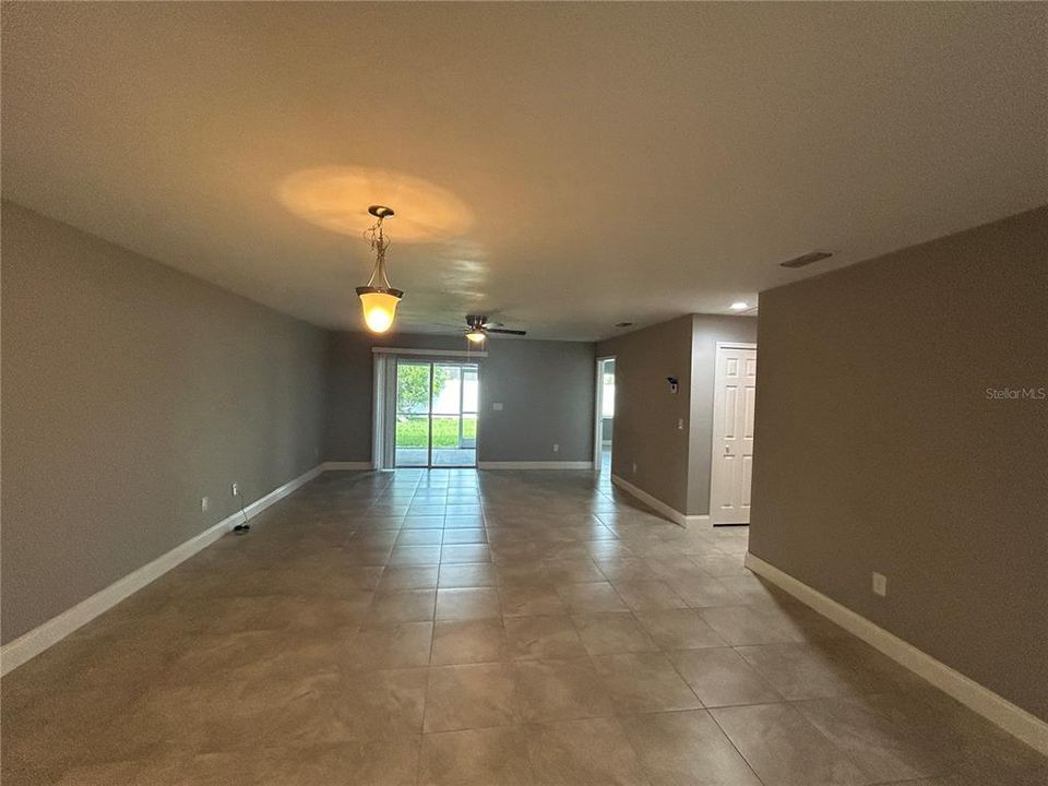 Active With Contract: $1,600 (3 beds, 2 baths, 1263 Square Feet)