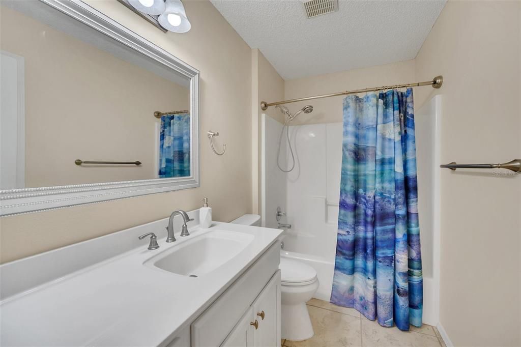 For Sale: $259,900 (2 beds, 1 baths, 1071 Square Feet)