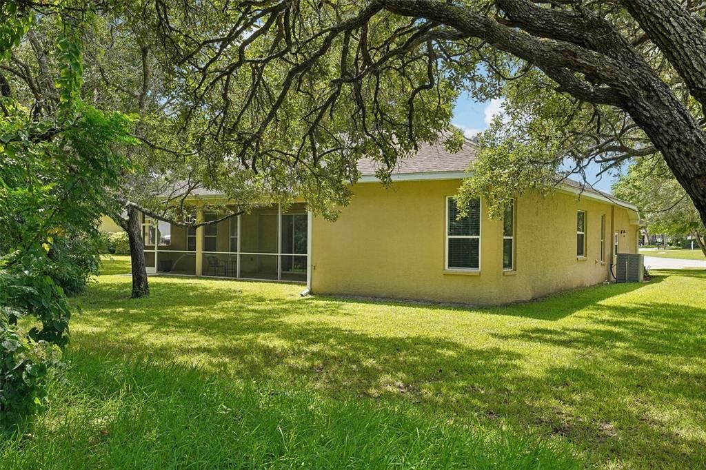 Active With Contract: $400,000 (3 beds, 2 baths, 2023 Square Feet)