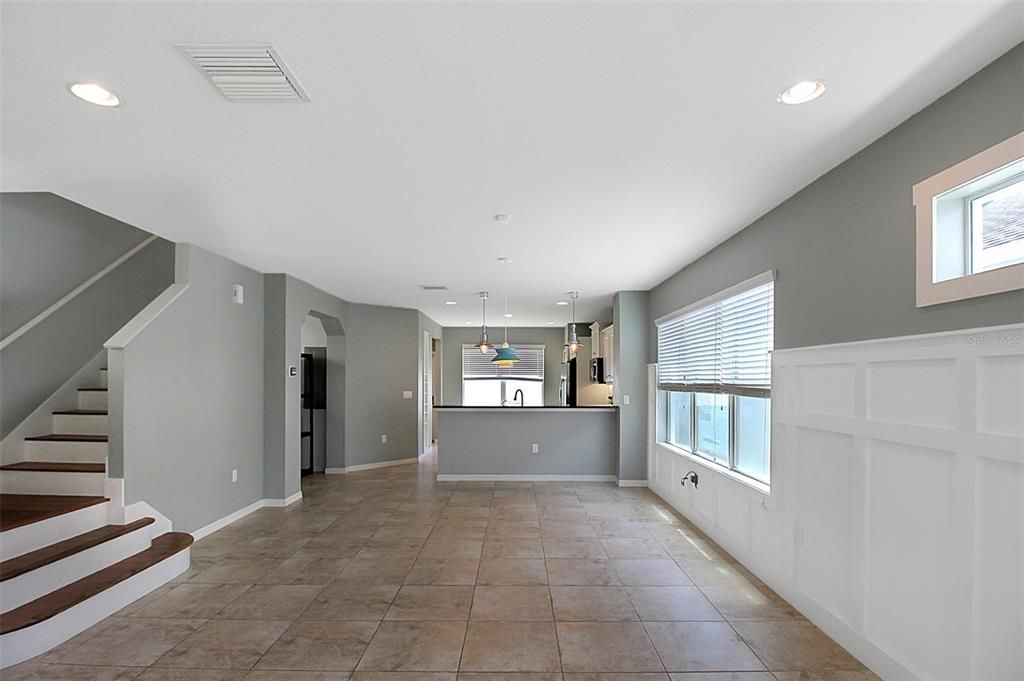 Active With Contract: $2,400 (3 beds, 2 baths, 1680 Square Feet)