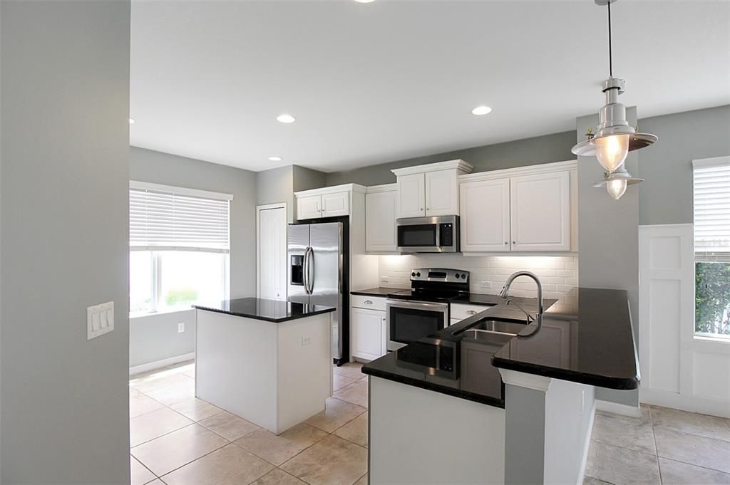 Active With Contract: $2,400 (3 beds, 2 baths, 1680 Square Feet)