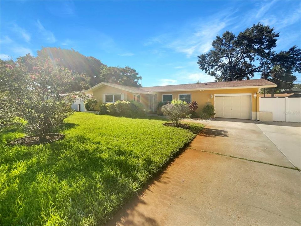 Recently Sold: $390,000 (2 beds, 2 baths, 1308 Square Feet)