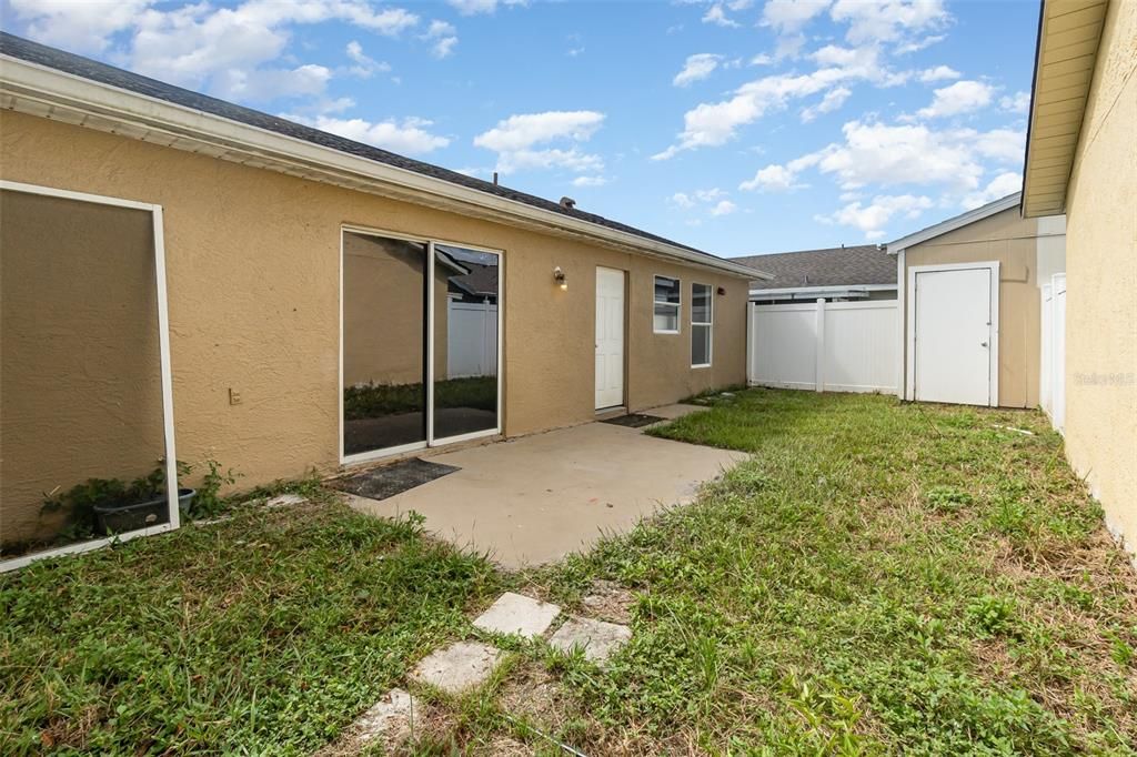 For Sale: $299,990 (3 beds, 2 baths, 1069 Square Feet)