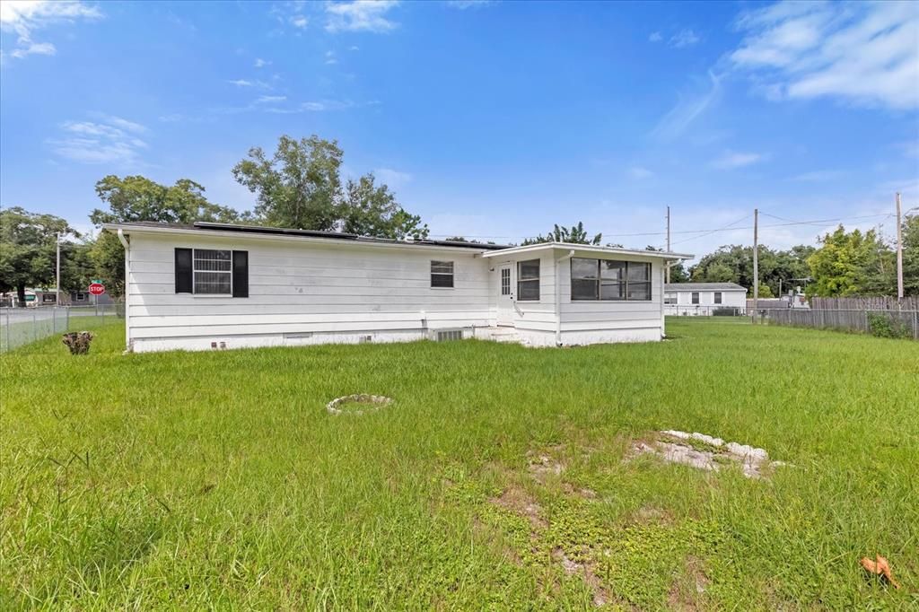 For Sale: $260,000 (3 beds, 2 baths, 1248 Square Feet)