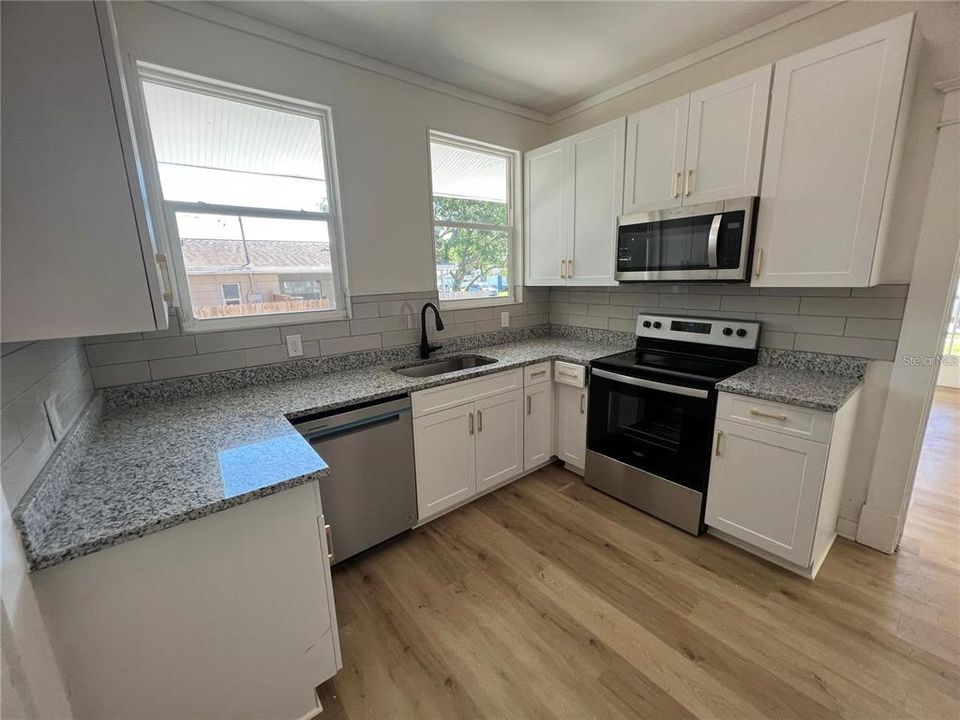 For Rent: $2,650 (3 beds, 2 baths, 1828 Square Feet)