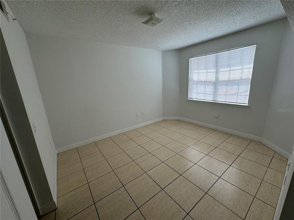 For Rent: $1,300 (1 beds, 1 baths, 643 Square Feet)