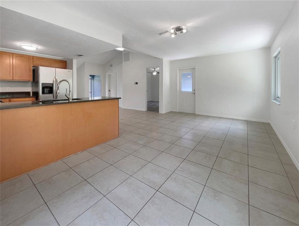 For Sale: $275,000 (3 beds, 2 baths, 1325 Square Feet)