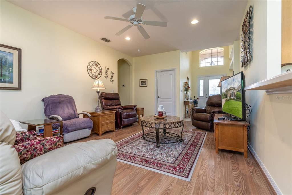 Active With Contract: $331,500 (3 beds, 2 baths, 1823 Square Feet)