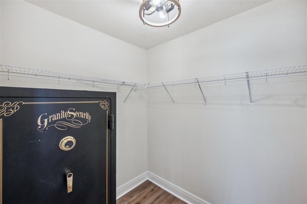 For Sale: $345,000 (3 beds, 2 baths, 1591 Square Feet)