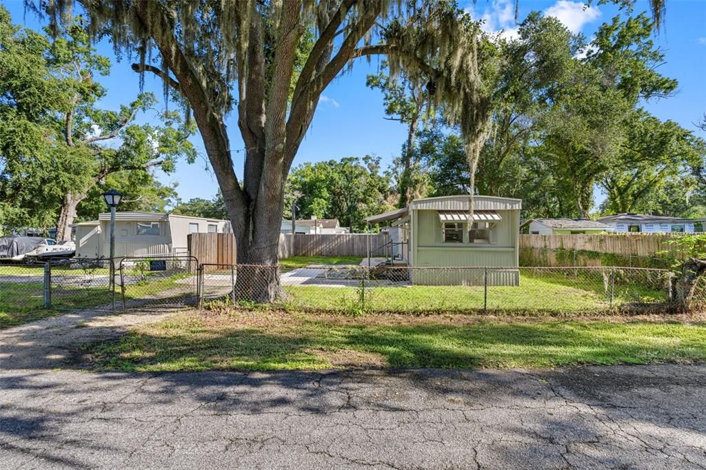 For Sale: $330,000 (3 beds, 2 baths, 1104 Square Feet)