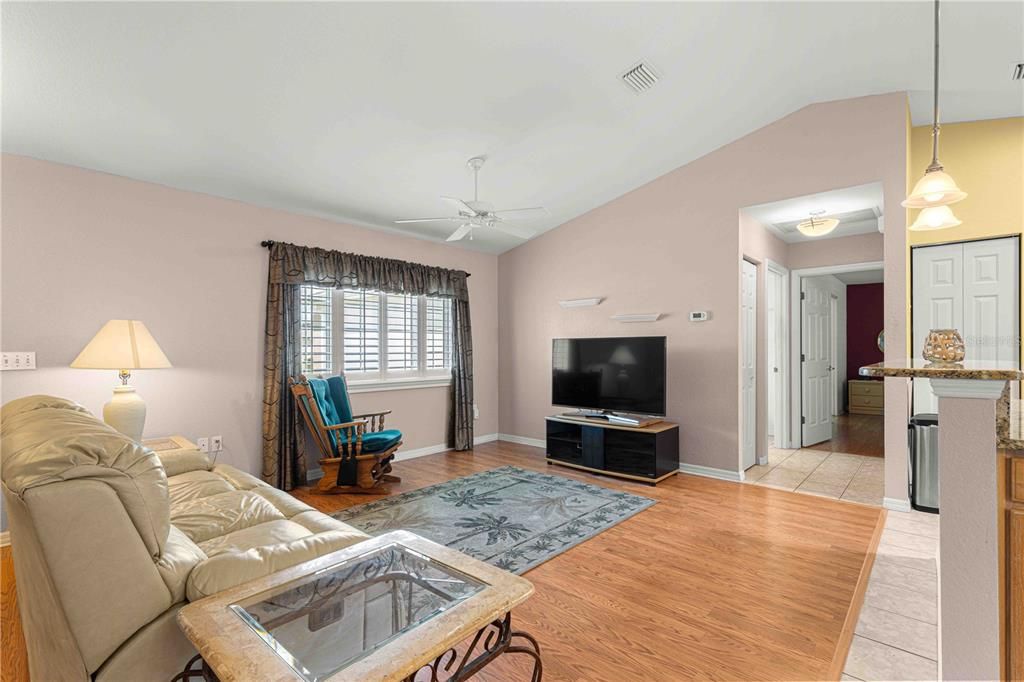 For Sale: $309,000 (2 beds, 2 baths, 1556 Square Feet)