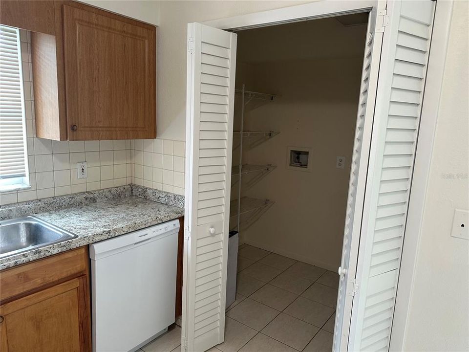 For Rent: $1,800 (3 beds, 2 baths, 1205 Square Feet)