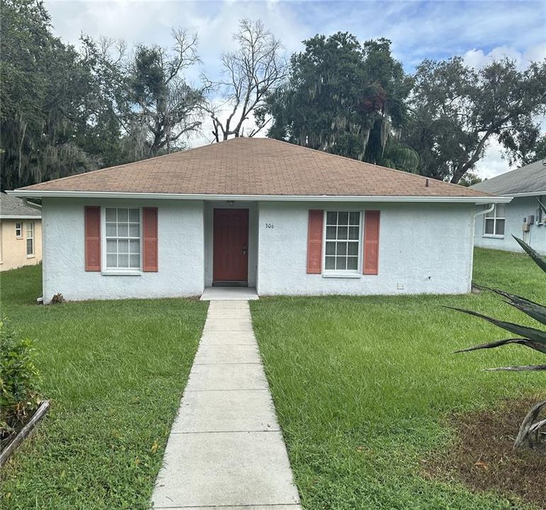 For Rent: $1,800 (3 beds, 2 baths, 1205 Square Feet)