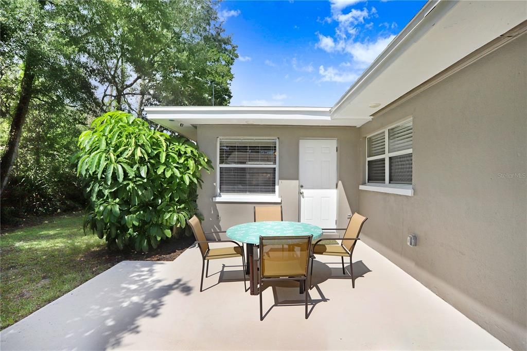 Active With Contract: $440,000 (3 beds, 2 baths, 1514 Square Feet)