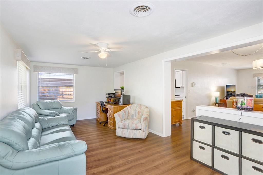 Active With Contract: $440,000 (3 beds, 2 baths, 1514 Square Feet)