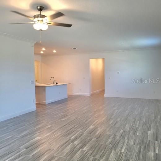 For Rent: $2,400 (3 beds, 2 baths, 1951 Square Feet)