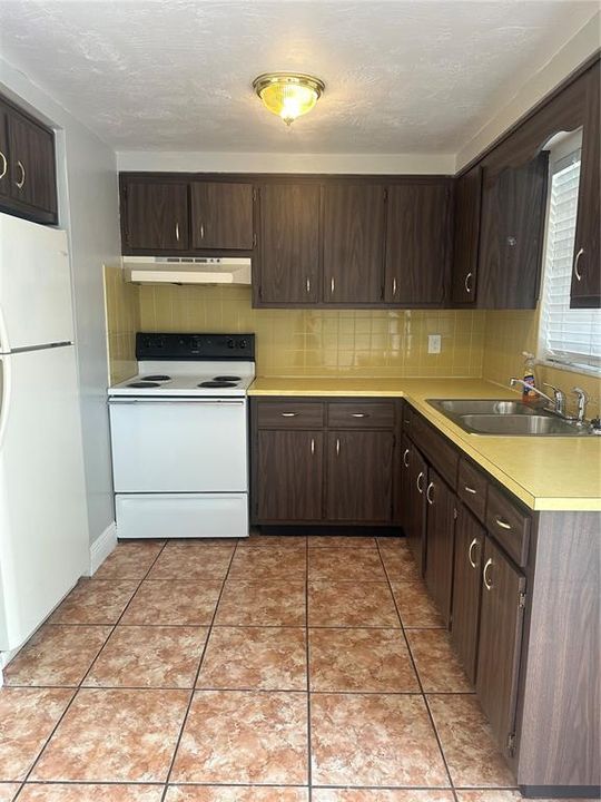 For Rent: $1,600 (2 beds, 2 baths, 800 Square Feet)