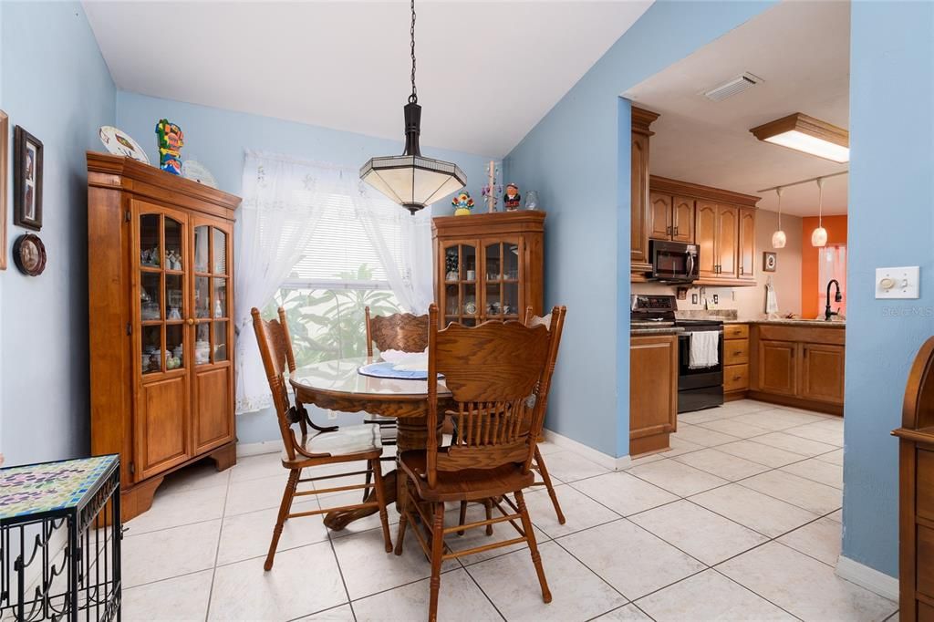 For Sale: $525,500 (3 beds, 2 baths, 1711 Square Feet)