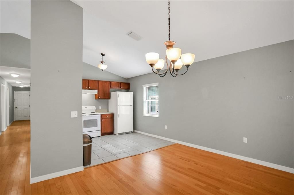 For Sale: $335,000 (3 beds, 2 baths, 1435 Square Feet)