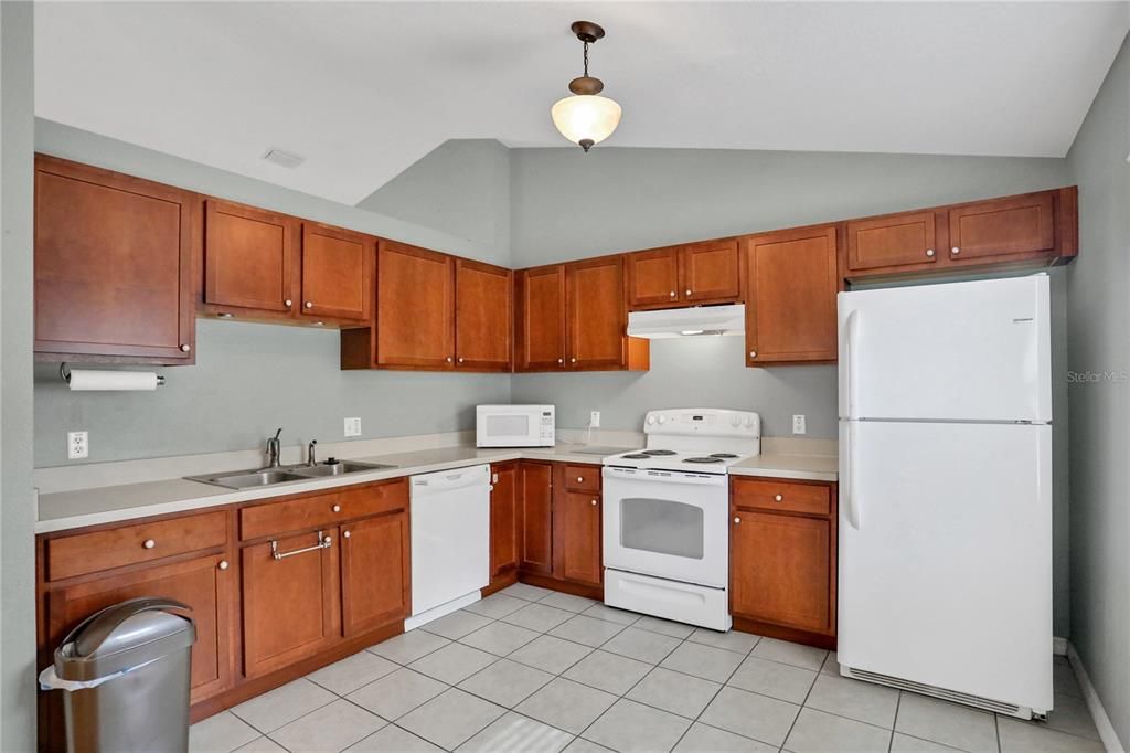 For Sale: $335,000 (3 beds, 2 baths, 1435 Square Feet)