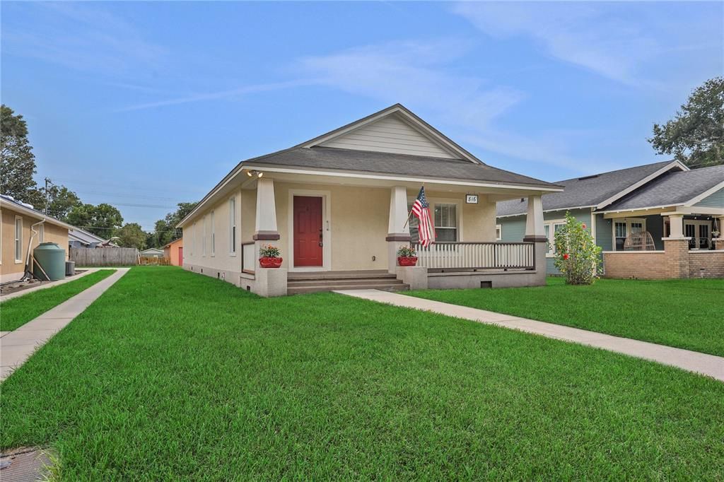 For Sale: $335,000 (3 beds, 2 baths, 1435 Square Feet)