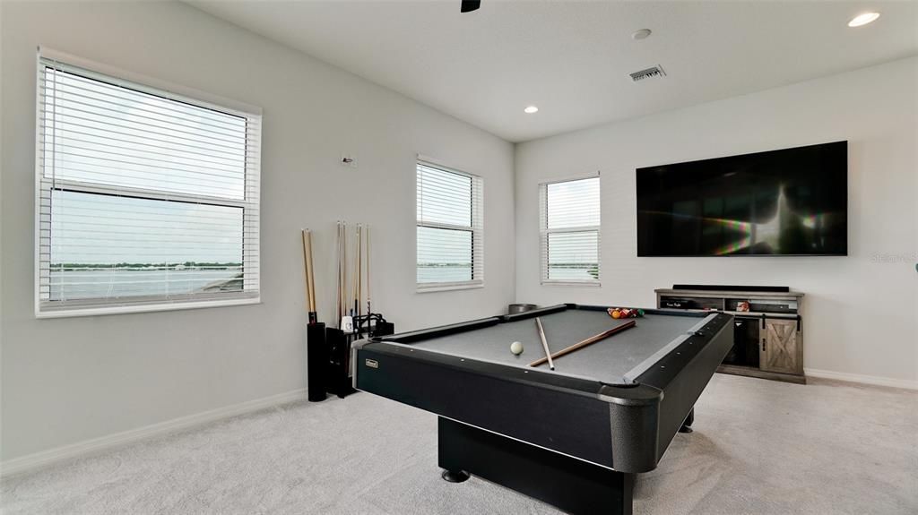 Loft / Wet Bar