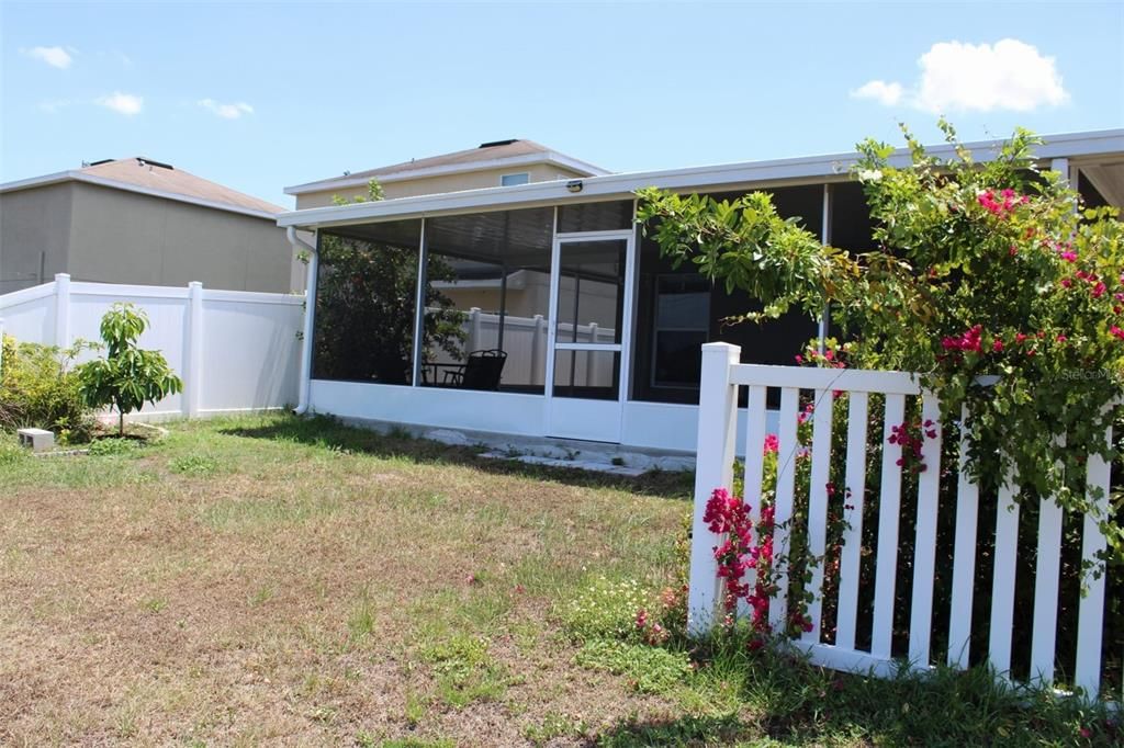 For Sale: $330,000 (3 beds, 2 baths, 1305 Square Feet)