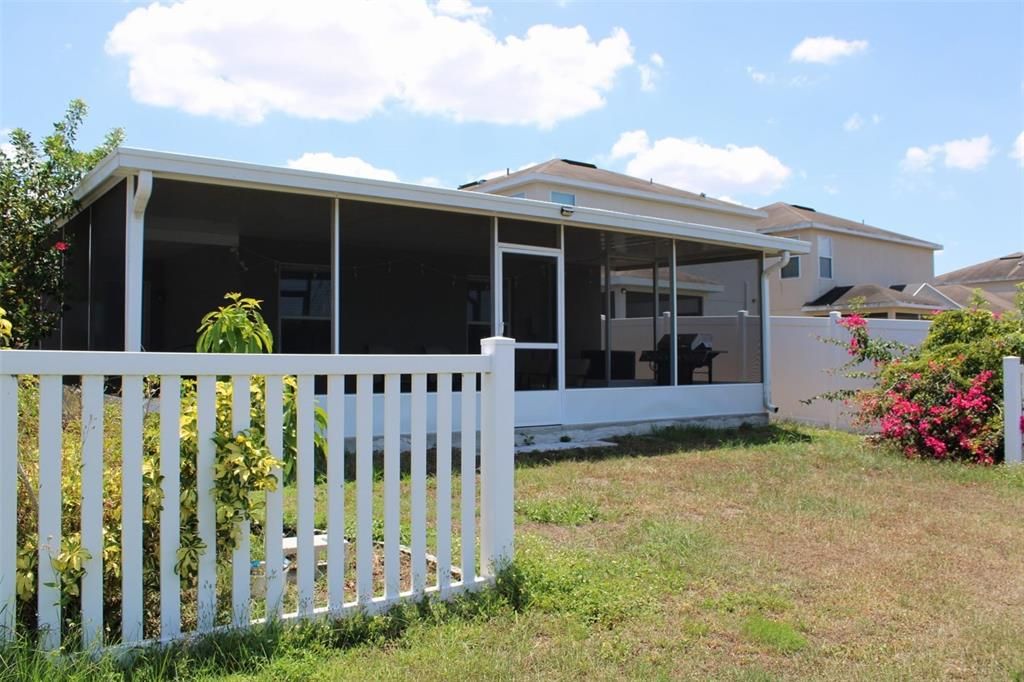 For Sale: $330,000 (3 beds, 2 baths, 1305 Square Feet)