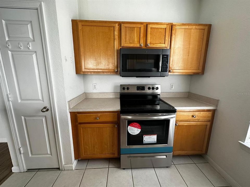 For Rent: $2,150 (3 beds, 2 baths, 1175 Square Feet)