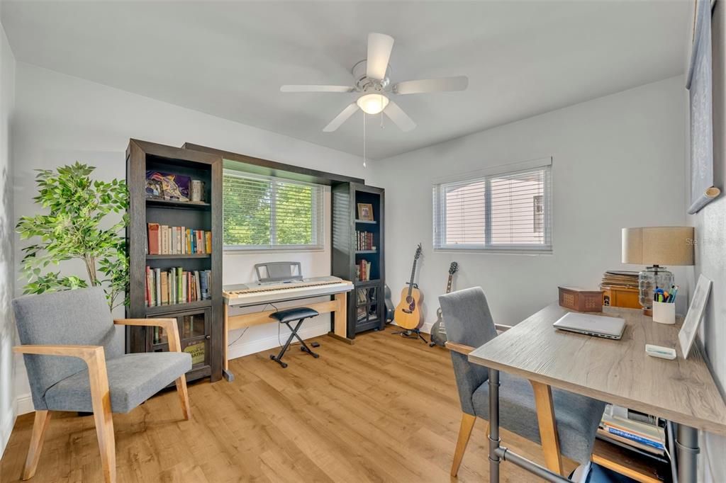 Active With Contract: $470,000 (3 beds, 2 baths, 1514 Square Feet)