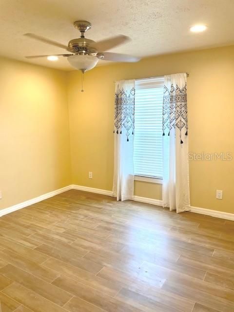 For Rent: $2,100 (3 beds, 2 baths, 1734 Square Feet)