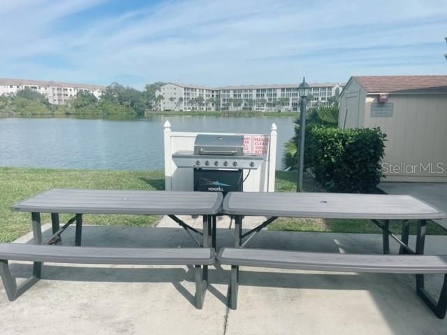 GRILL/PICNIC AREA2