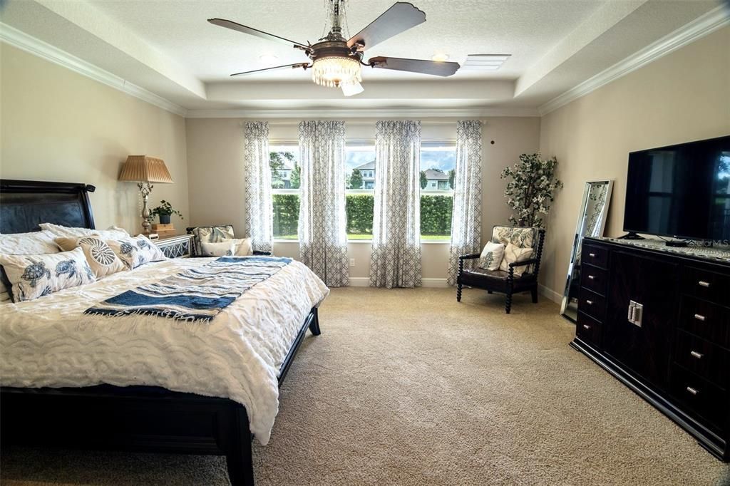 Large Master Bedroom with Sitting Area!